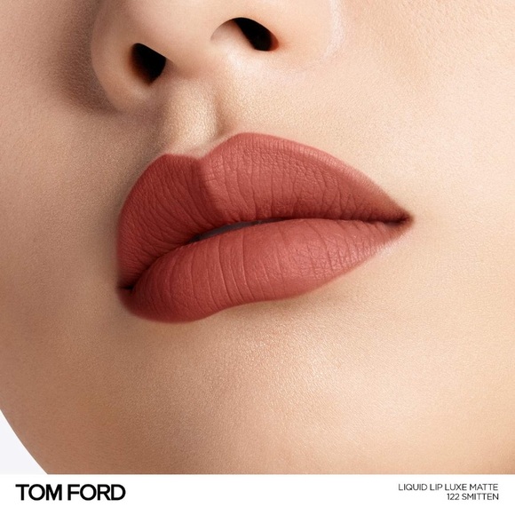 Tom Ford Liquid Lip Luxe Matte in Smitten 6ml - Picture 4 of 9